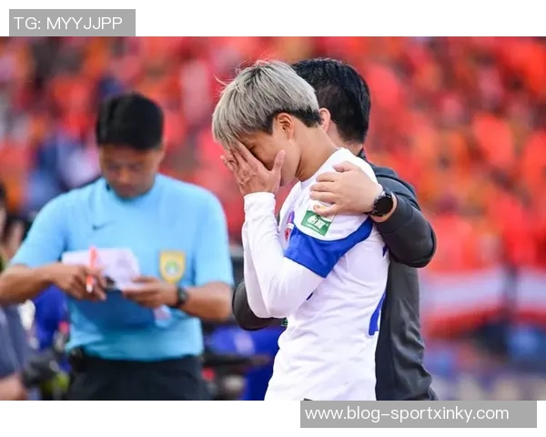 卡扎伊什维利与家人共享休闲时光照片曝光续约泰山仍在悬而未决中 卡扎伊什维利与家人共享休闲时光照片曝光续约泰山仍在悬而未决中